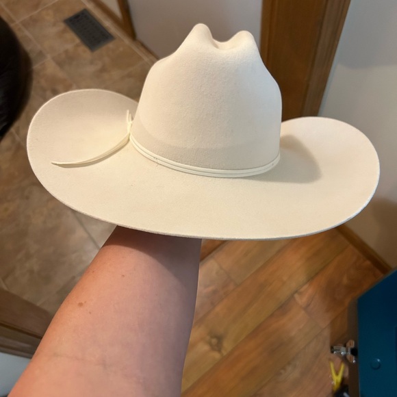 7 1/8th White 3X Cowboy Hat. - Picture 3 of 6